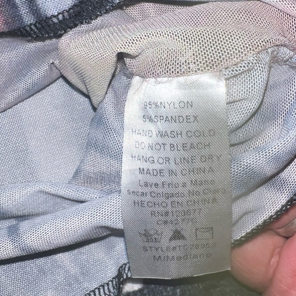 NWOT - Ignited Flames Marbleized Mesh Top - Picture 9 of 9